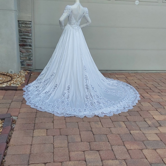 VINTAGE SZU LING CHEN STILLWHITE WEDDING GOWN - Picture 8 of 13